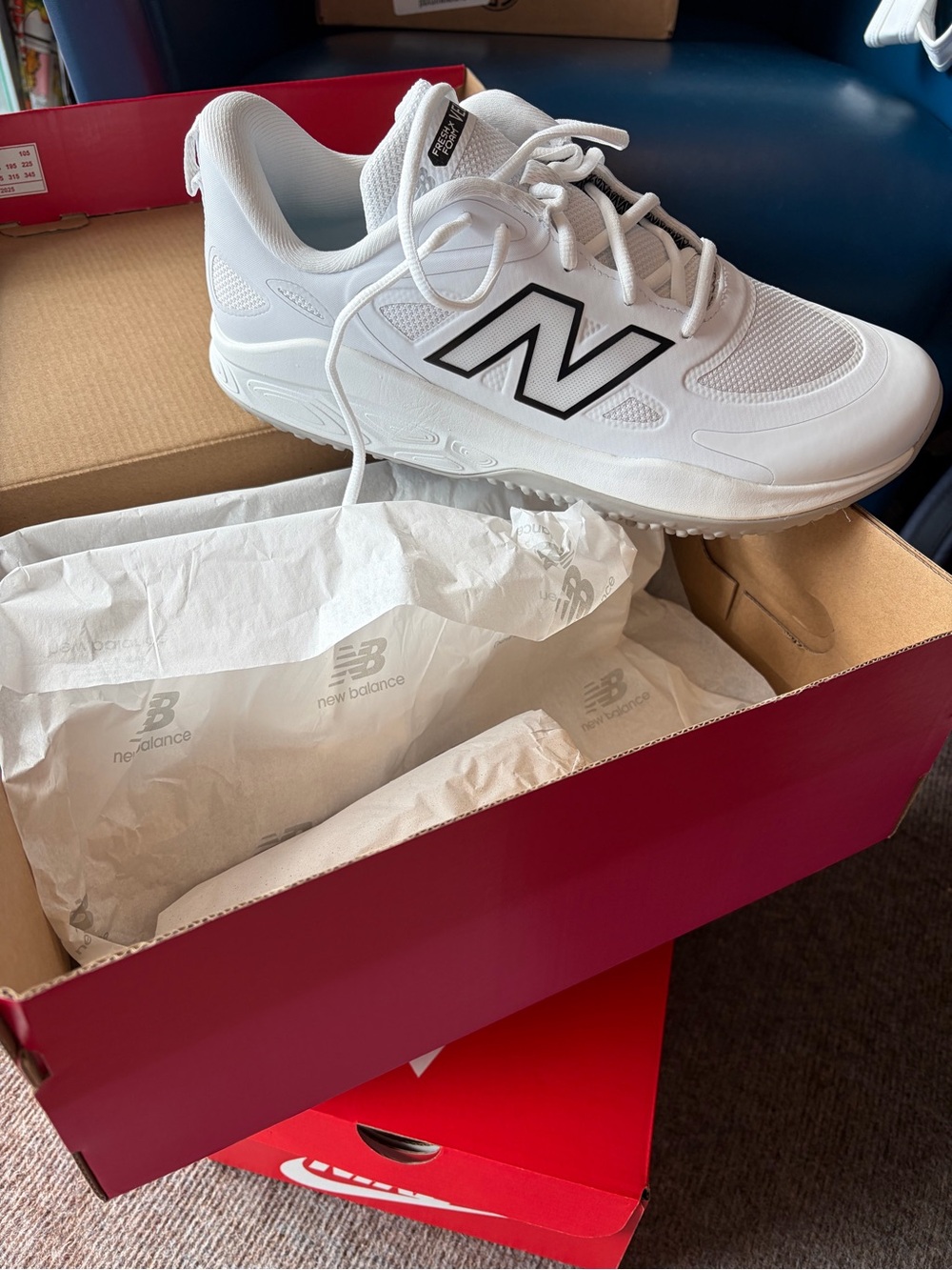 New Balance Women’s white Turfs NEW IN BOX Sz 12